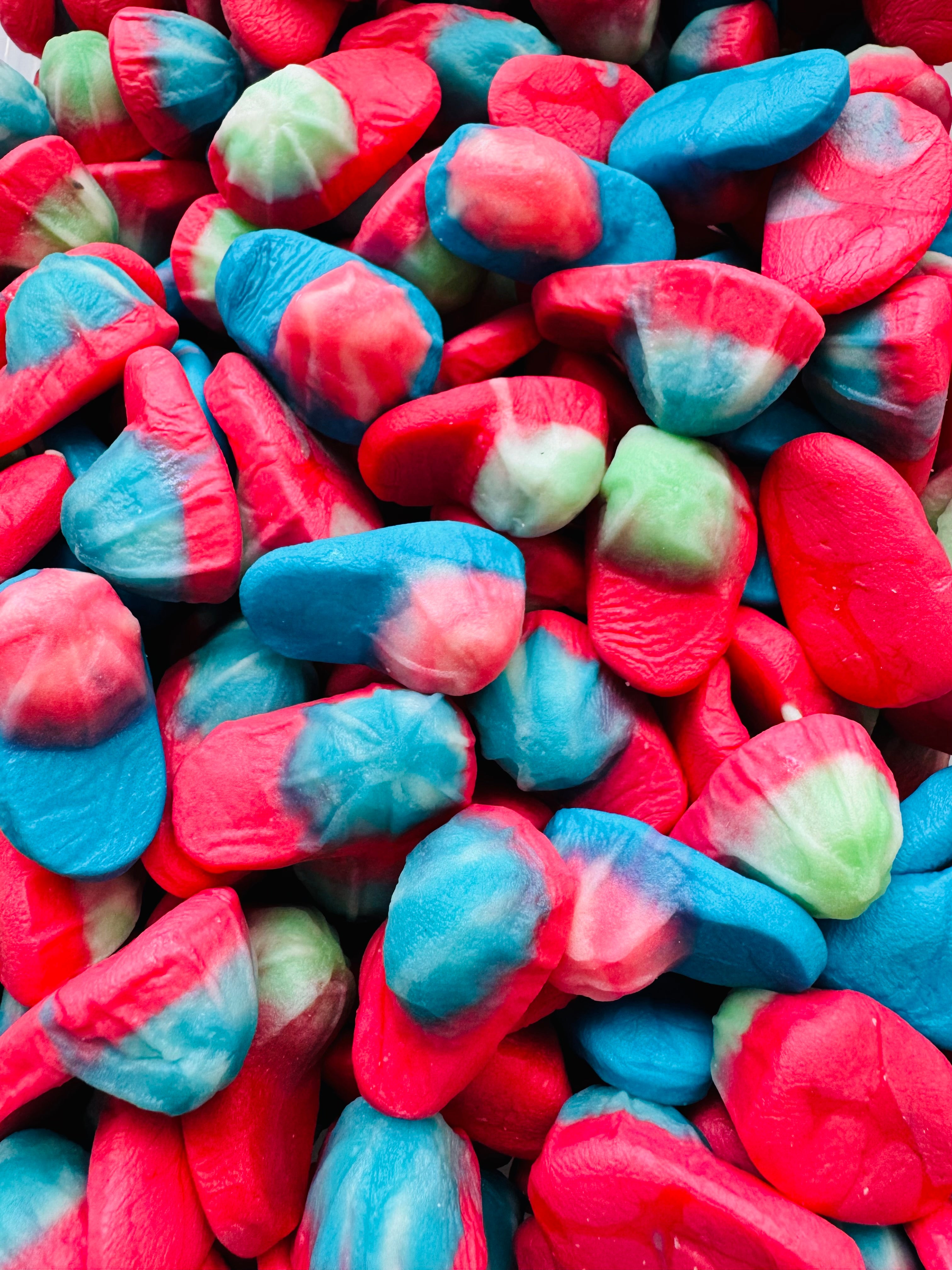 Caps